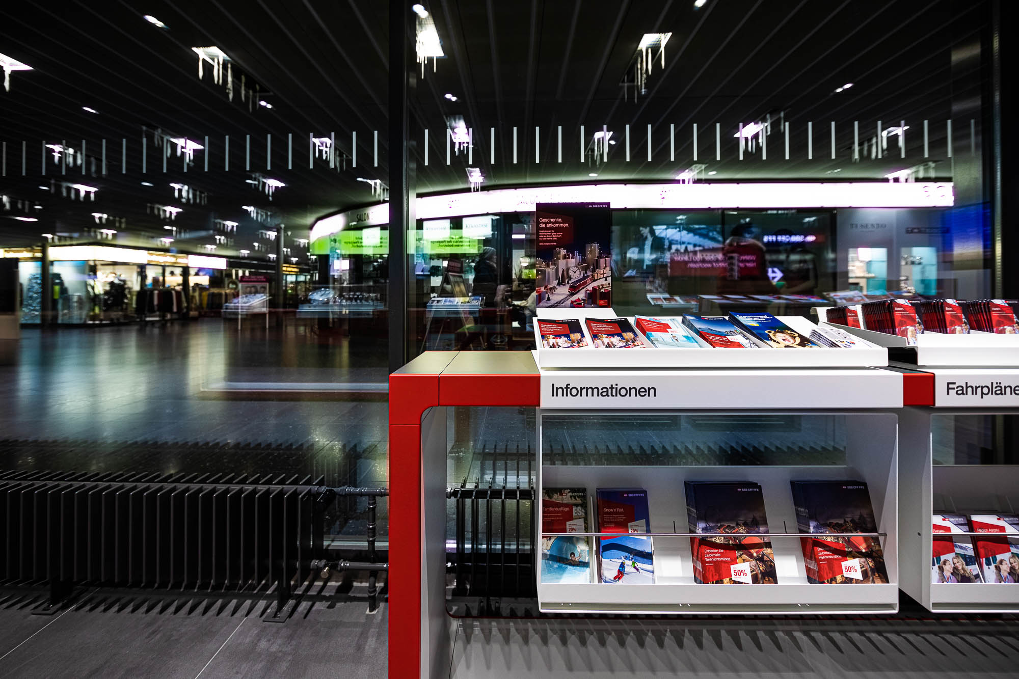 Export x3 5D4 0166 SBB 2019 Bahnhof Baden